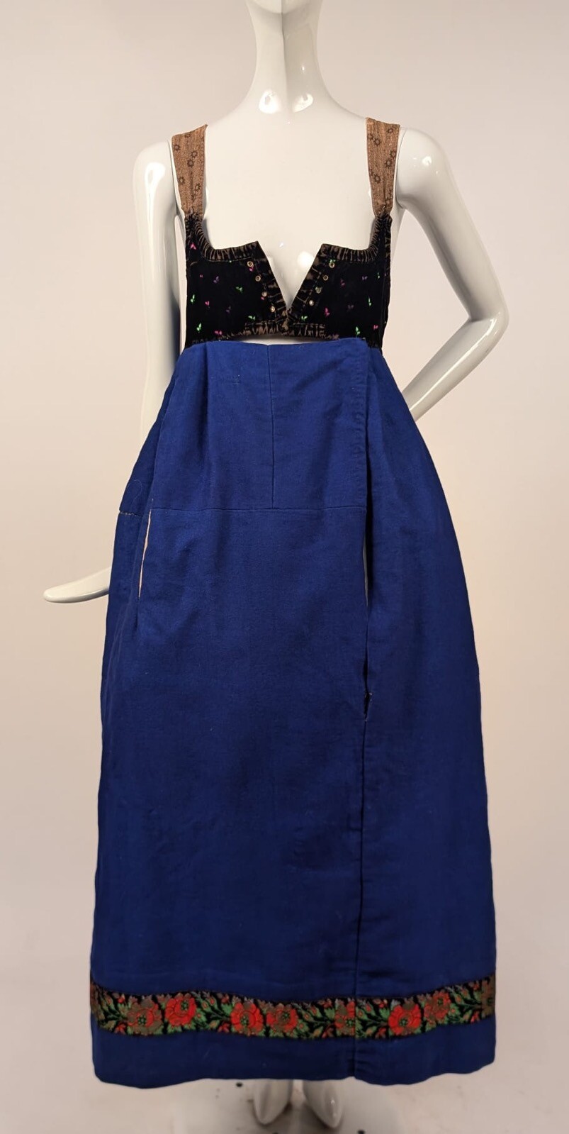 19TH C EASTERN EUROPEAN DRESS W SILK VELVET CORSET TOP