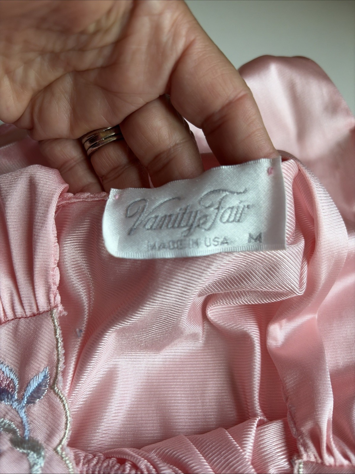 VTG 70’S Vanity Fair Embroidered Sweeping Gown Nightgown Size M Sweeping Skirt