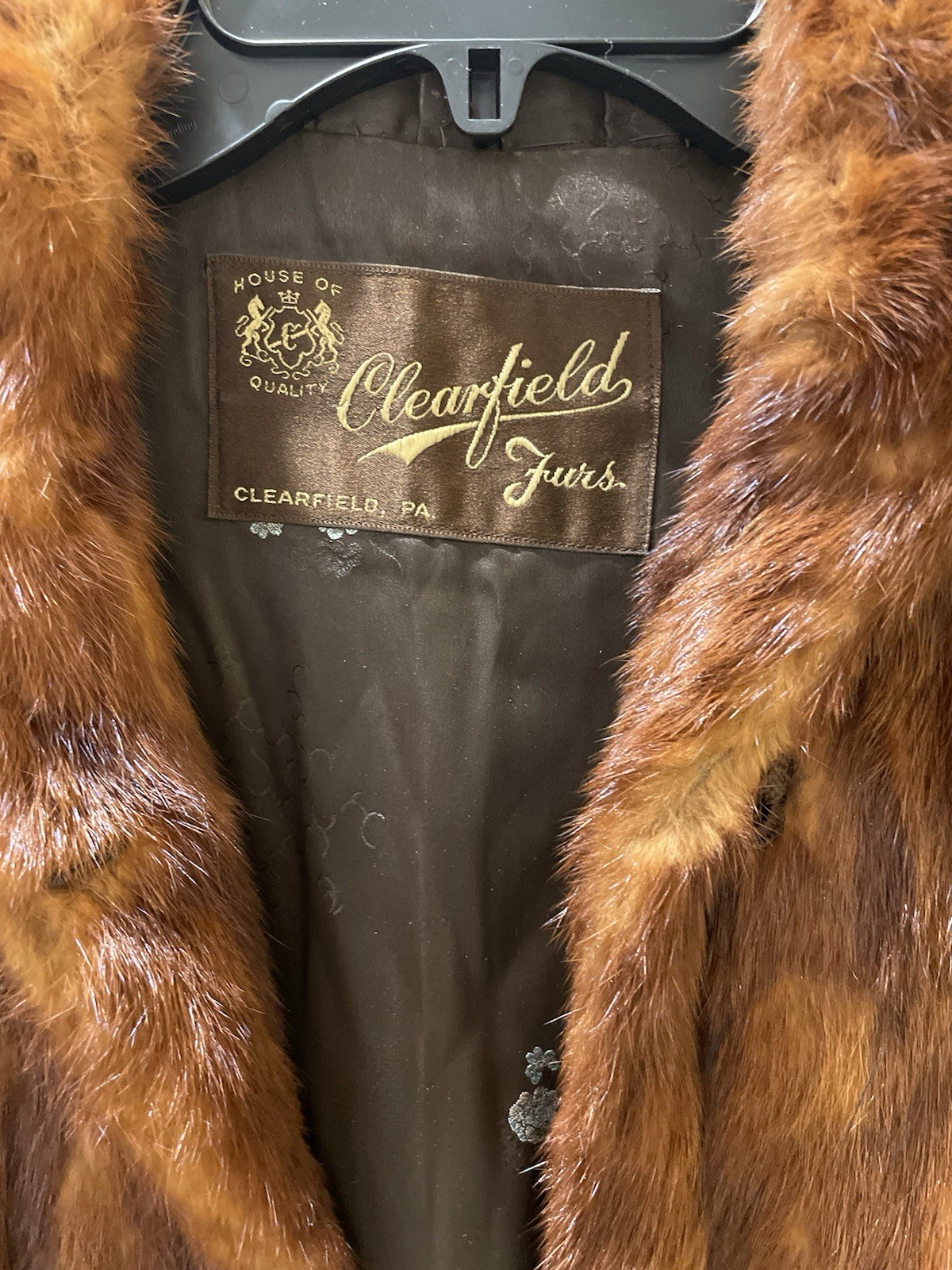 Clearfield Furs Vintage Fur Cape Shawl Mink Excellent 23” Long 24” Across