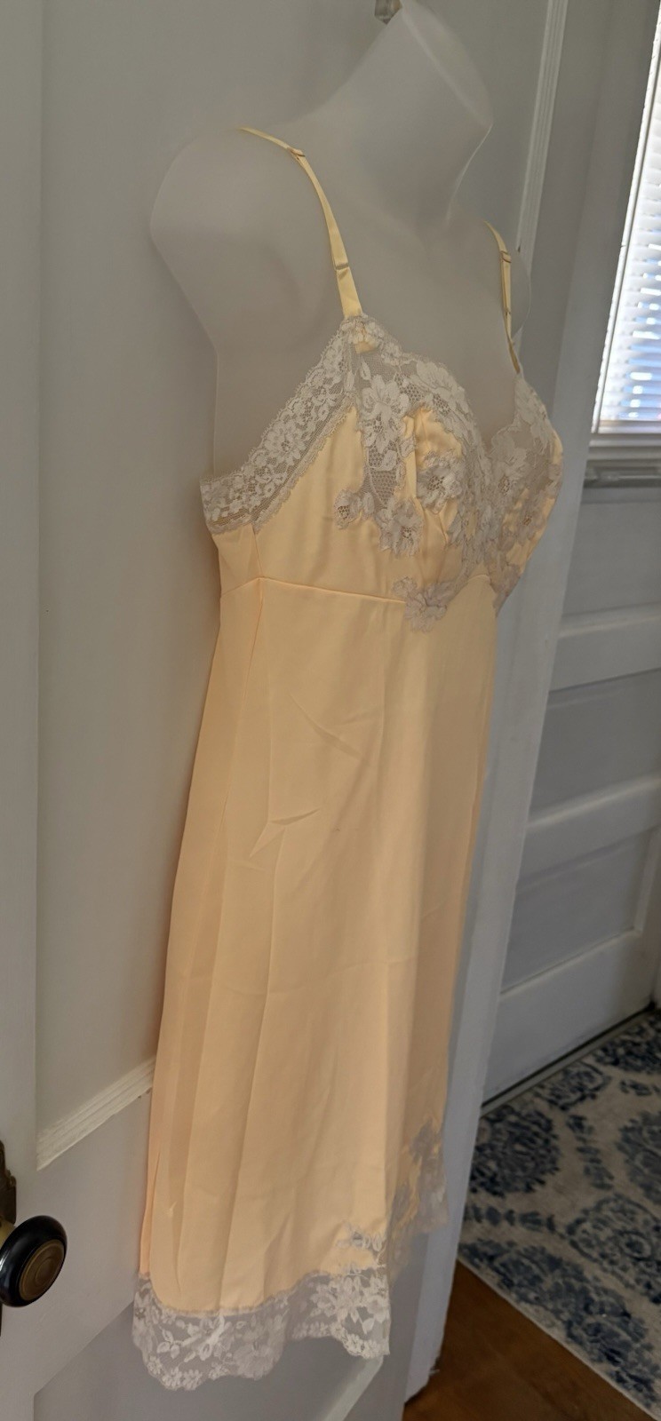 Rare Van Raalte Yellow Nylon Full Slip Lace Trim Size 32 Regular Made in USA