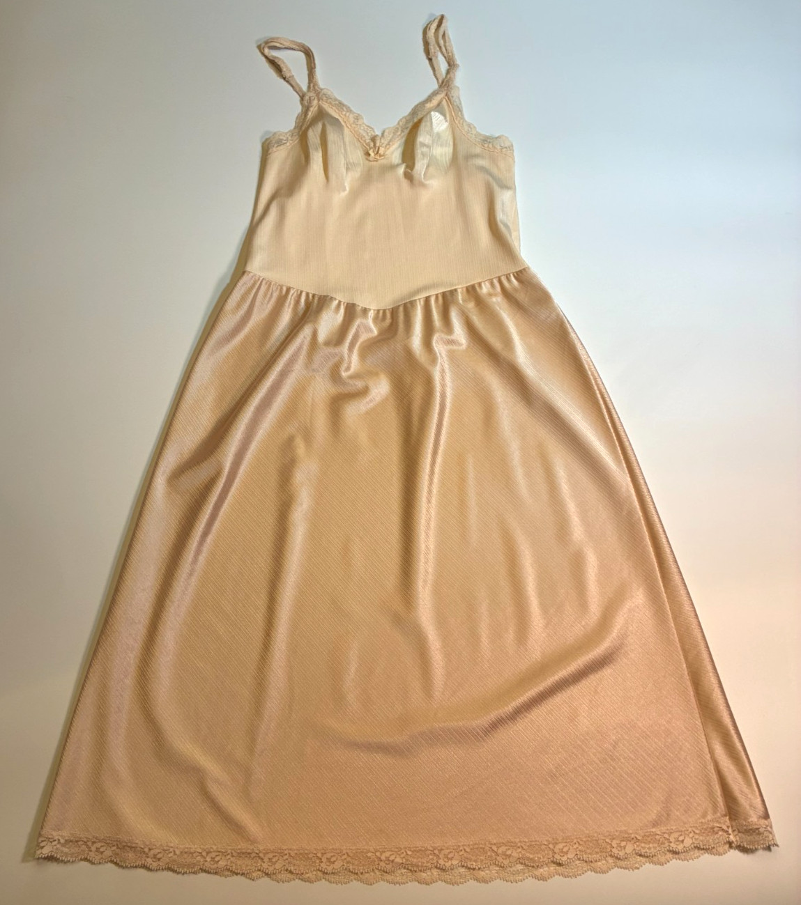 Vtg WARNERS FULL BALLET SLIP Peach BLUSH Size 36 Medium STRETCH LACE Shine On
