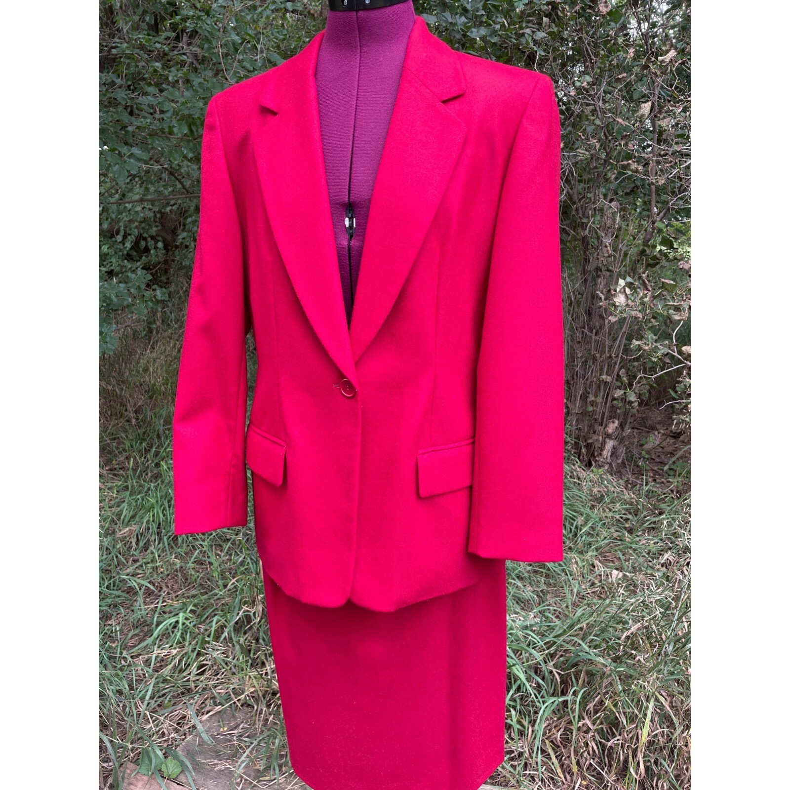 Vintage 1970s Pendleton Petite 100% Virgin Wool Red Skirt Suit Size 8/10