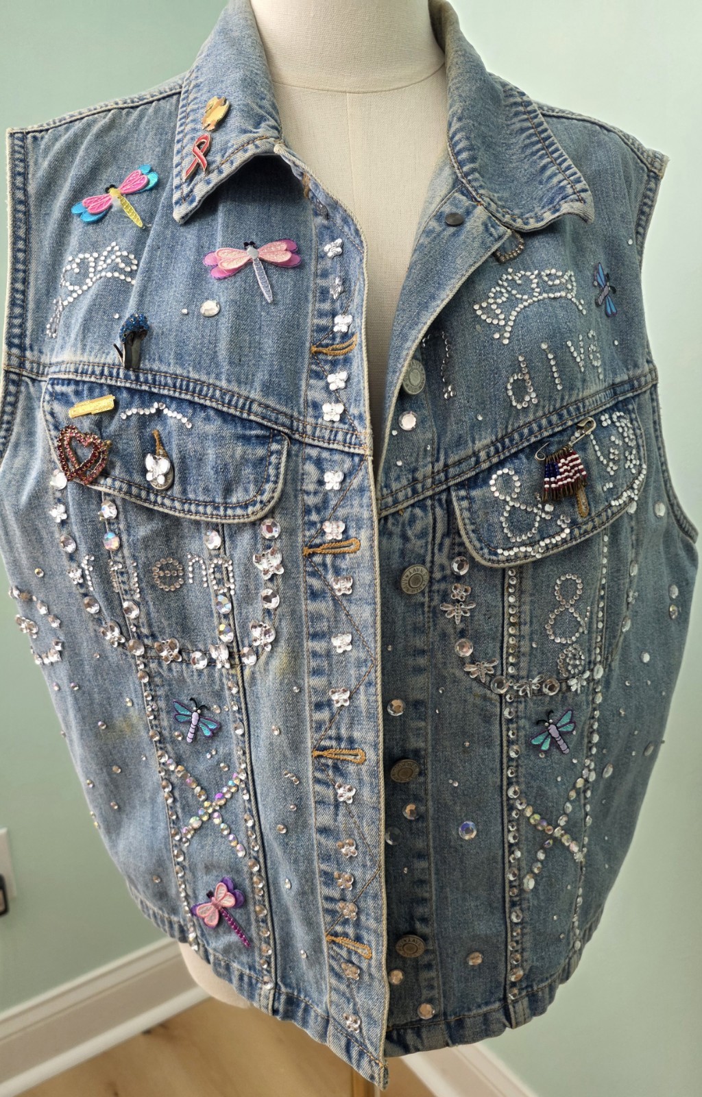 Vtg Old Navy Large Womens Jeans Vest Diva Patches Jeweled Pins Biker Vest