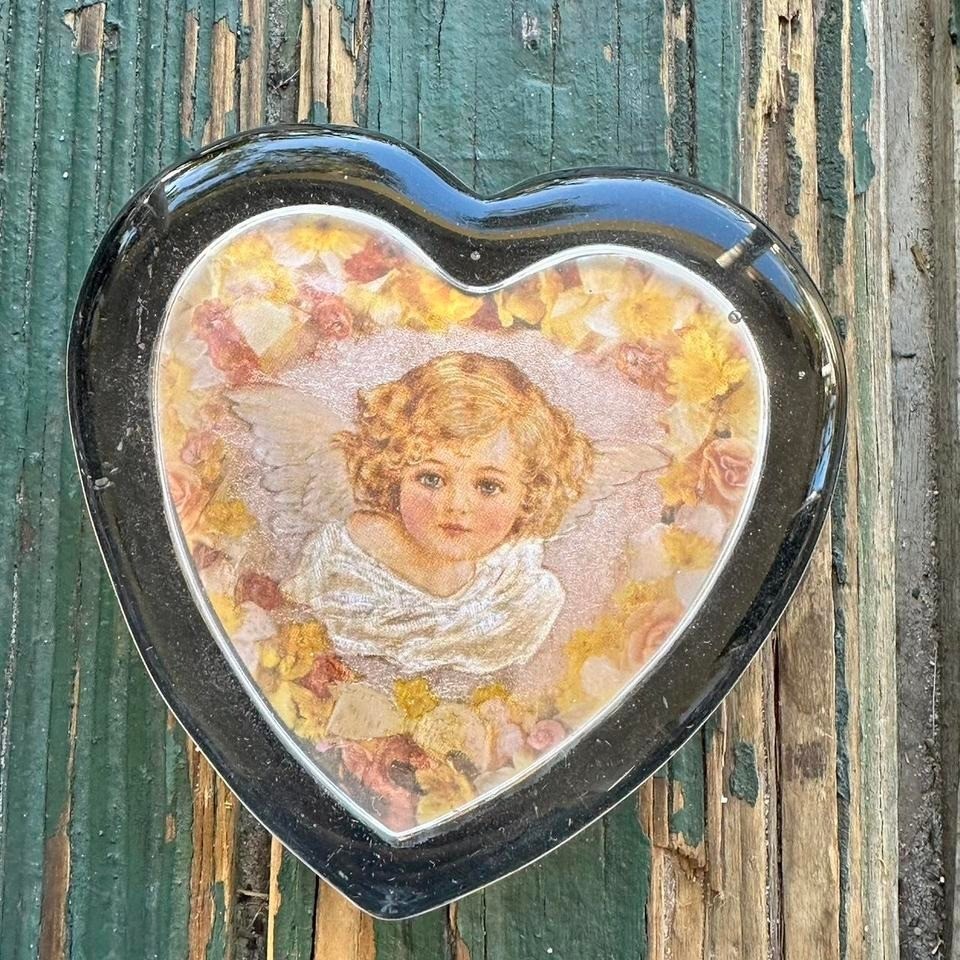 Paperweight black and white angel heart paper weight home y2k
