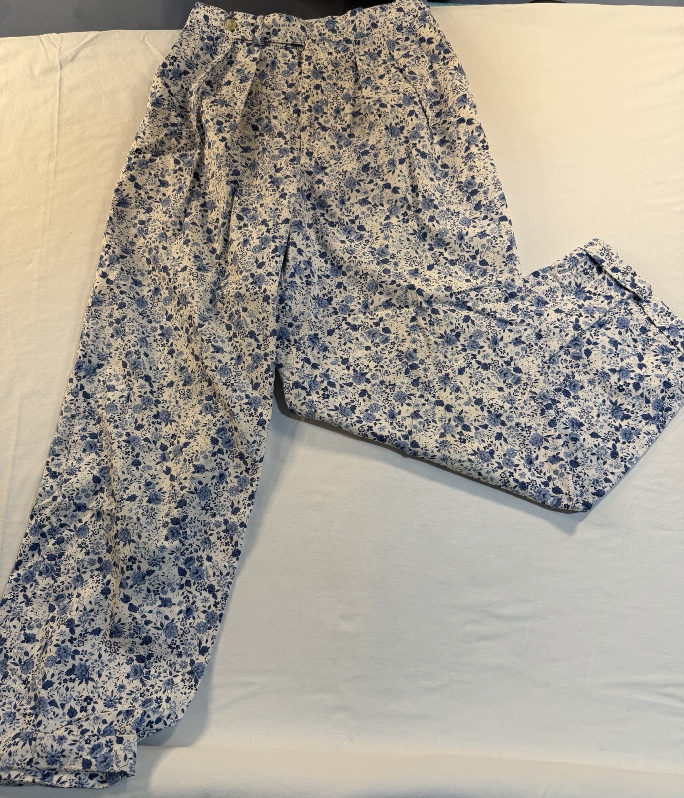 Vintage Neilsons Blue White Floral Pleated Cotton Pants Trousers Size 12 USA
