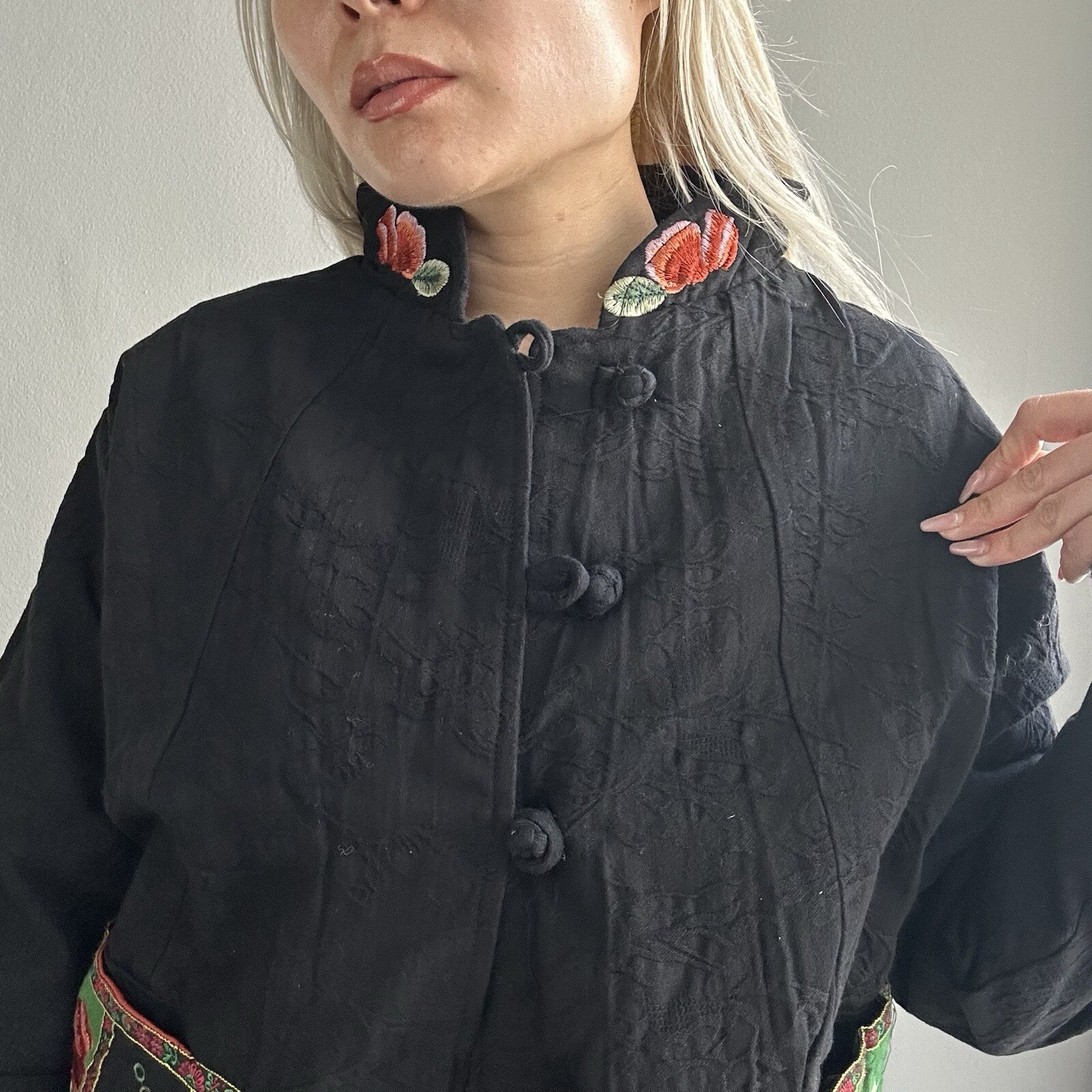 Vintage 100% Cotton Hand Embroidered Oriental Collar Crop Jacket w/ Frog Buttons
