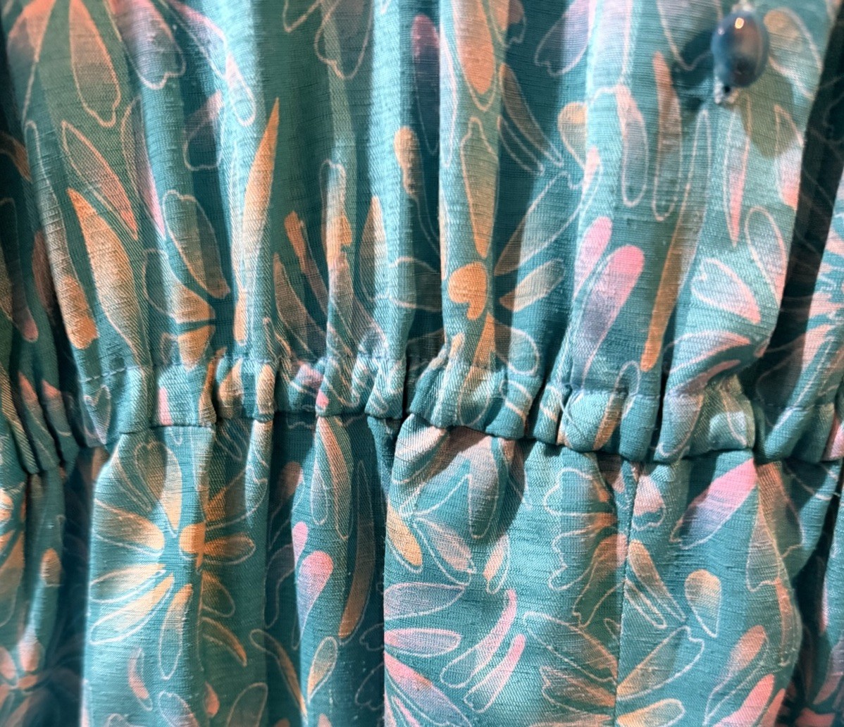 Vintage Retro Housewife 1980’s Dress Cinched Waist Button Down Floral Pattern