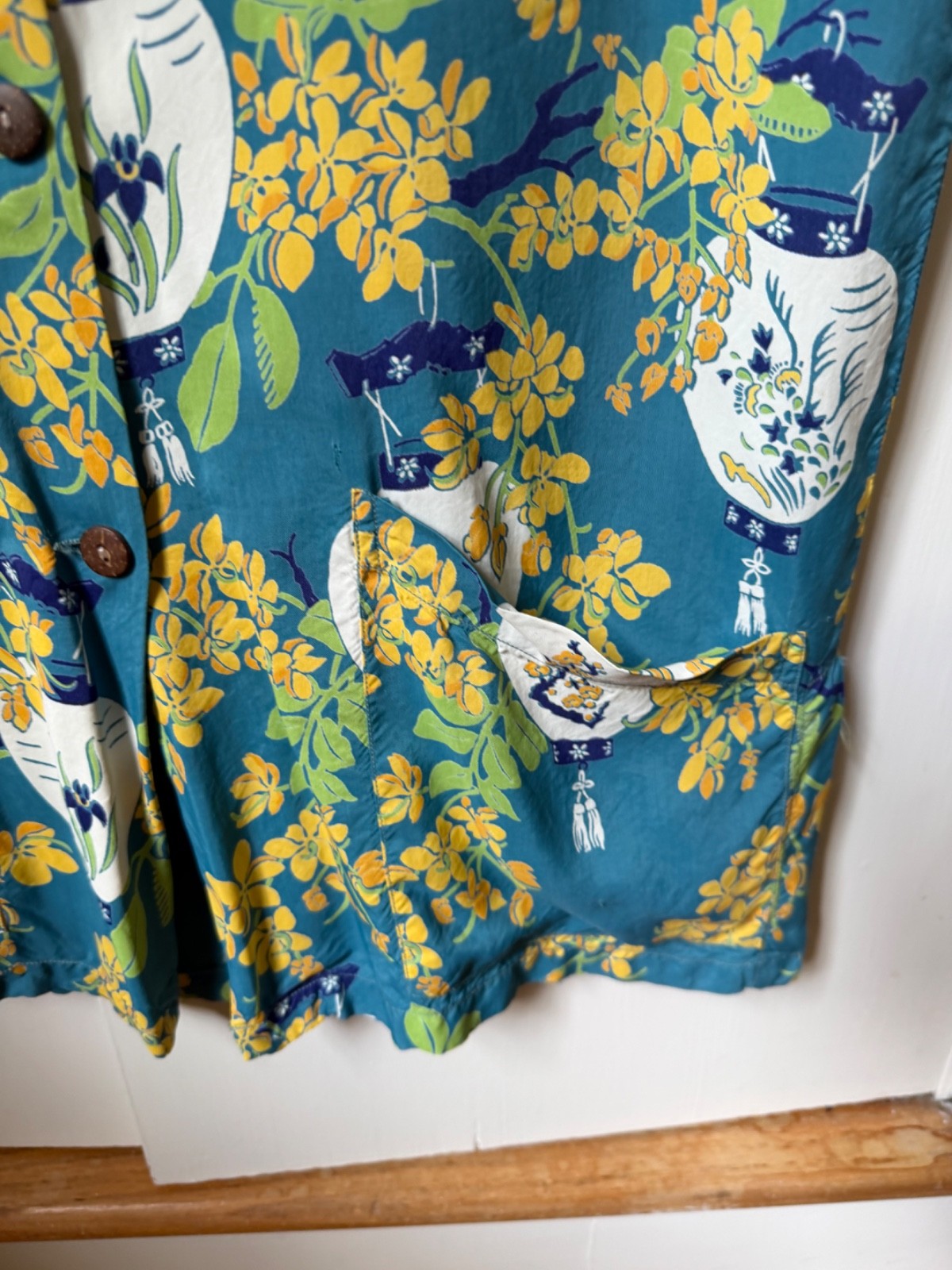 Vintage 1960s Surf ’n Sand Hawaiian Aloha Blouse Lantern Print Honolulu M/L