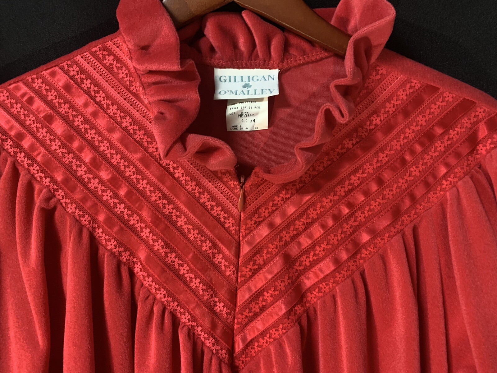 Gilligan O’Malley Velour Zip Red Ruffle Lace Robe Housecoat M 12-14 Made in USA
