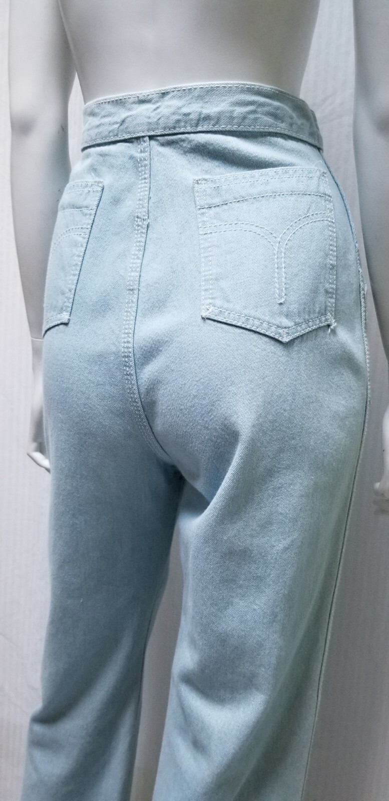 Vintage Light Wash High Rise Straight Leg Jeans W 29″ x L 30″