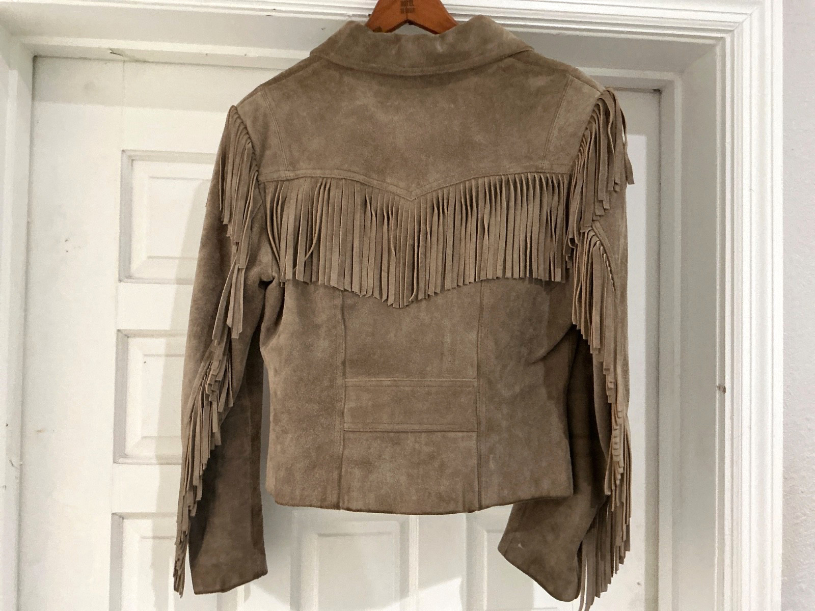 VTG 80s Wilson’s Leather Taupe Suede Fringe Jacket Size 14 – RUNS VERY SMALL