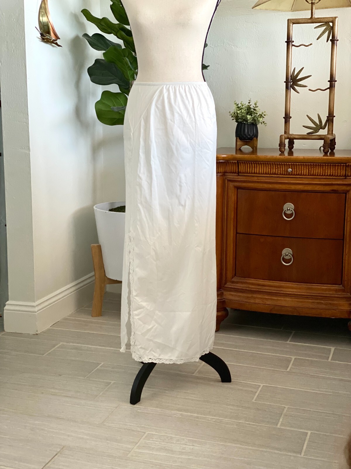 Vintage Wilmot Slip in Creamy White size Small, Vintage Long Slip, 60s Fashion