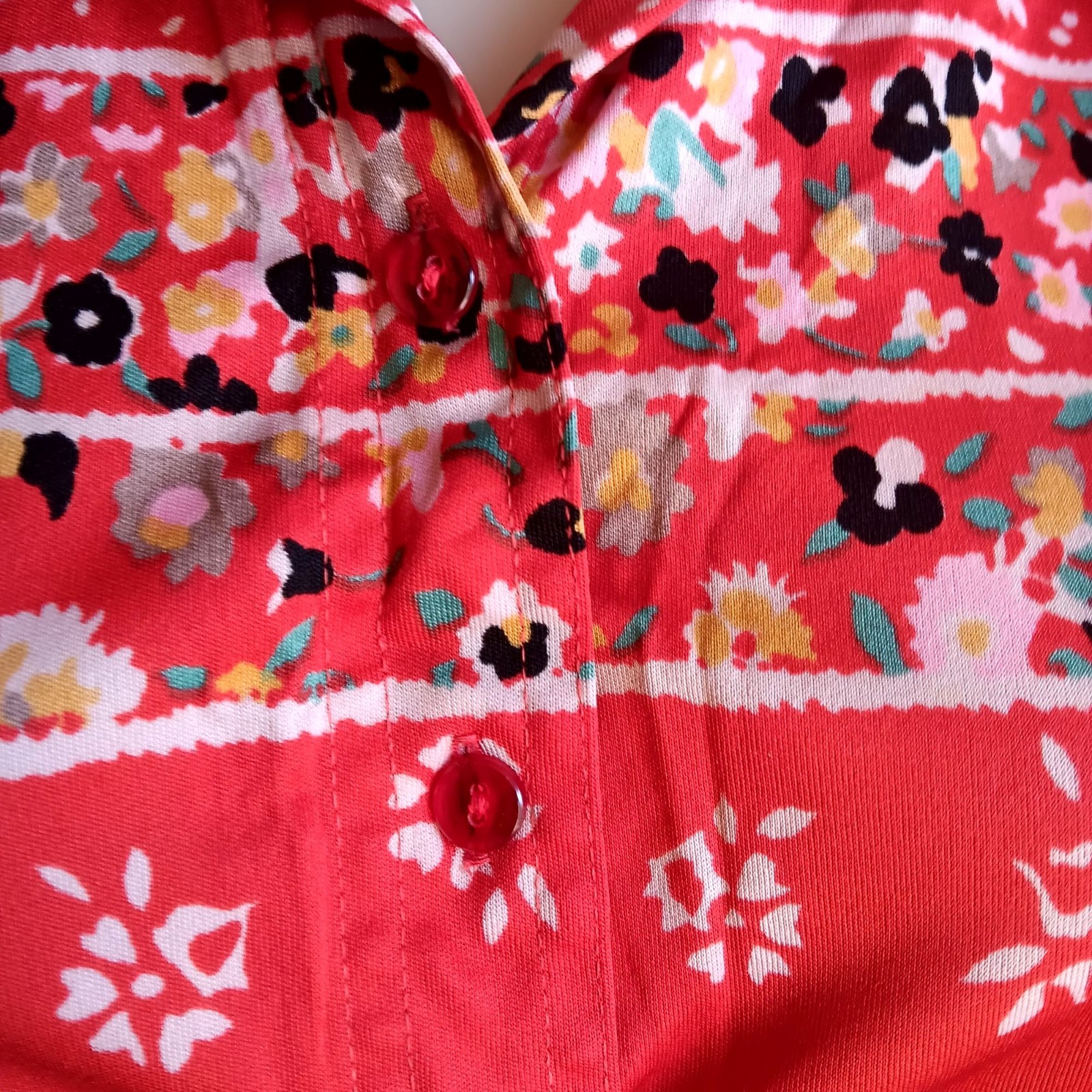 True Vintage Boho Top 13/14 Large Groovy Red Floral Tami Button-Up 1970’s Hippy