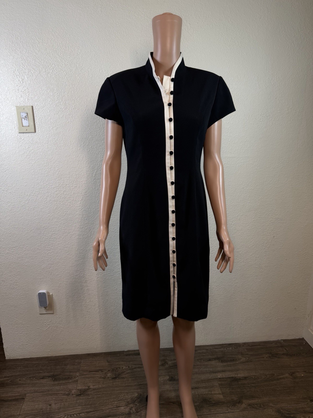 Vintage Women’s Evan Picone Button Down Sheath Dress Size 4