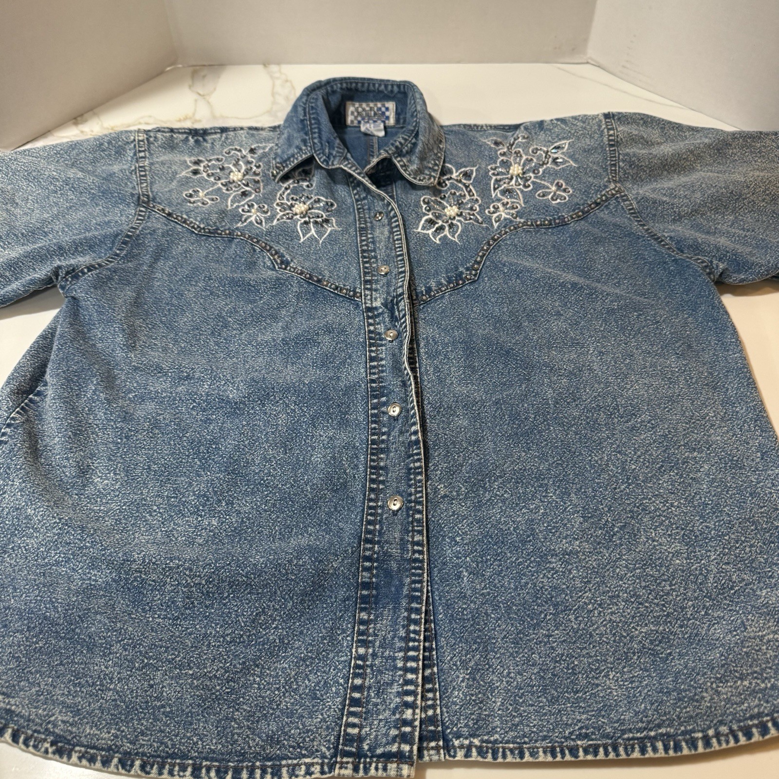VTG Pretty Bleu Womans Floral Embellished AcidDenim WashWestern RetroTop M