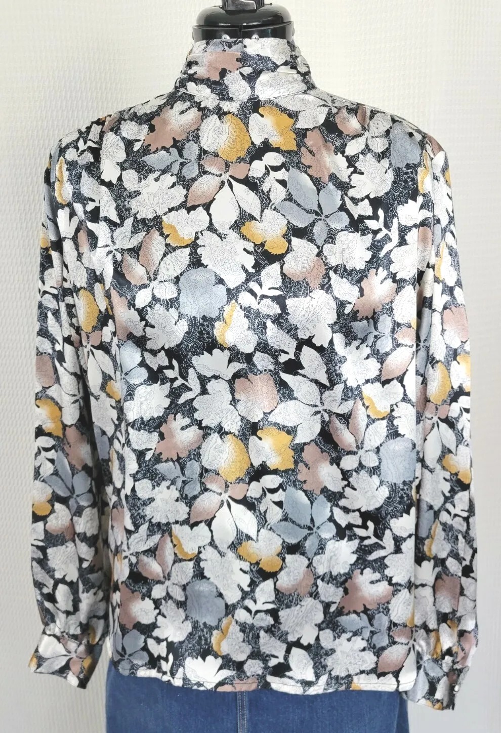 Vtg Notations Black/White/Grey/Brown Paisley Print over Leaf Print Blouse Sz 8