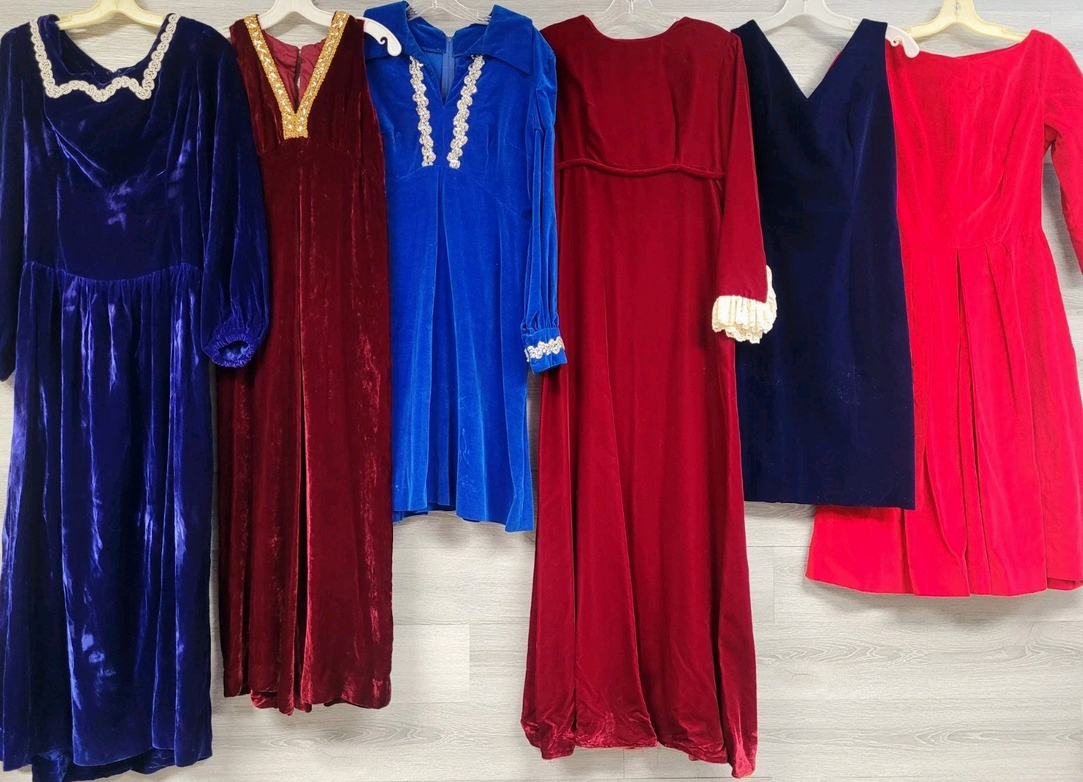 WOMENS LOT OF 24 VINTAGE VELVET DRESSES 40s 50s 60s 70s LACE RUFFLES MINI MAXI