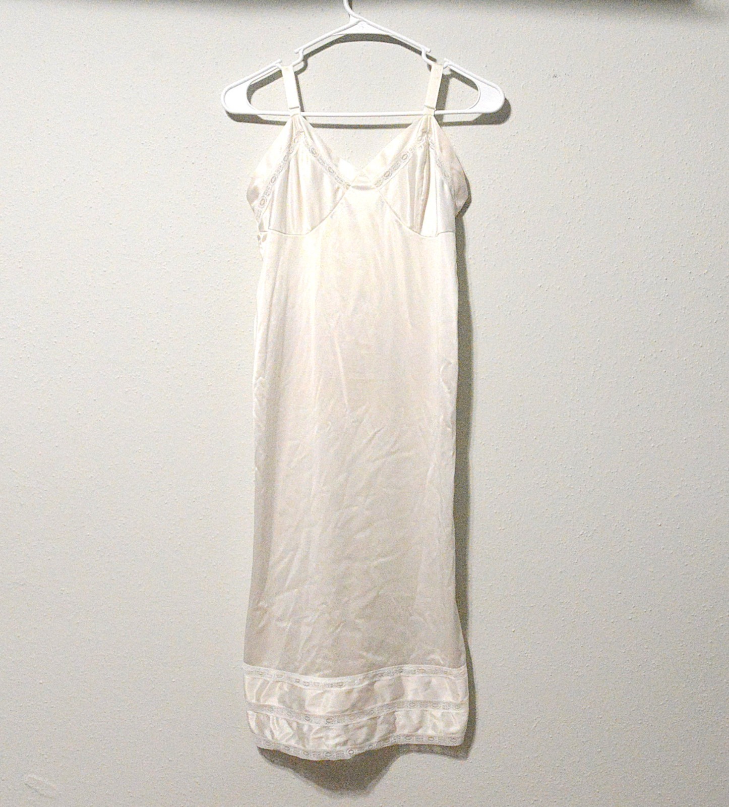Dainty White Vintage Slip Dress with Lace Trim size Small 1970’s Retro Dress