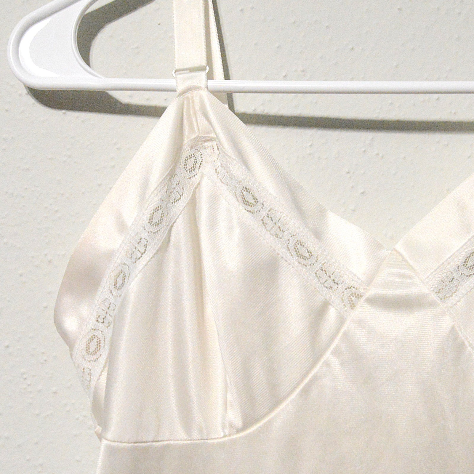 Dainty White Vintage Slip Dress with Lace Trim size Small 1970’s Retro Dress