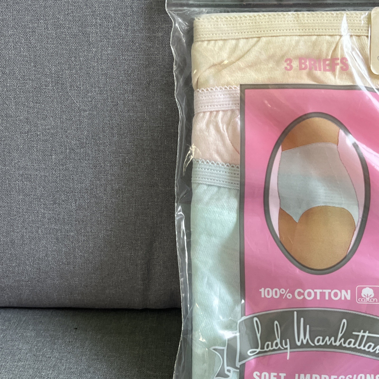Vintage Woman Lady Manhattan Underwear Briefs Size 6 Solid Color 100% Cotton USA