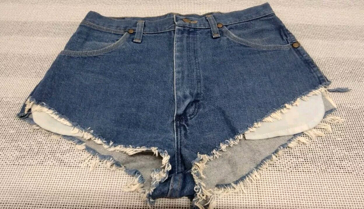 1980s WRANGLER Shorts Denim SUPER SHORT Daisy Dukes Skimpy 30 in waist