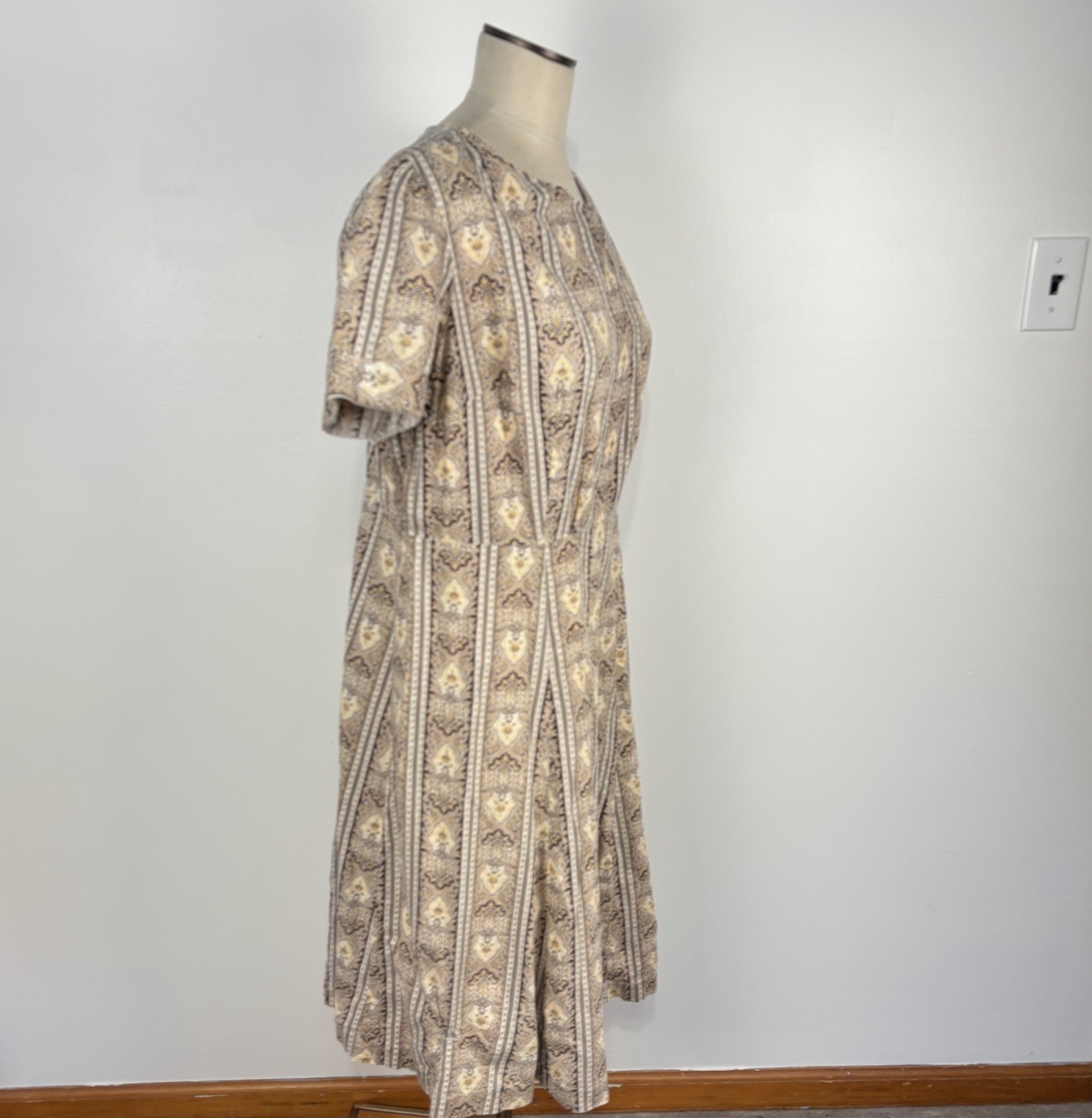 VTG 60s Handmade Paisley Border Print Dress Womens L/XL Mod MCM Boho Earth Tone