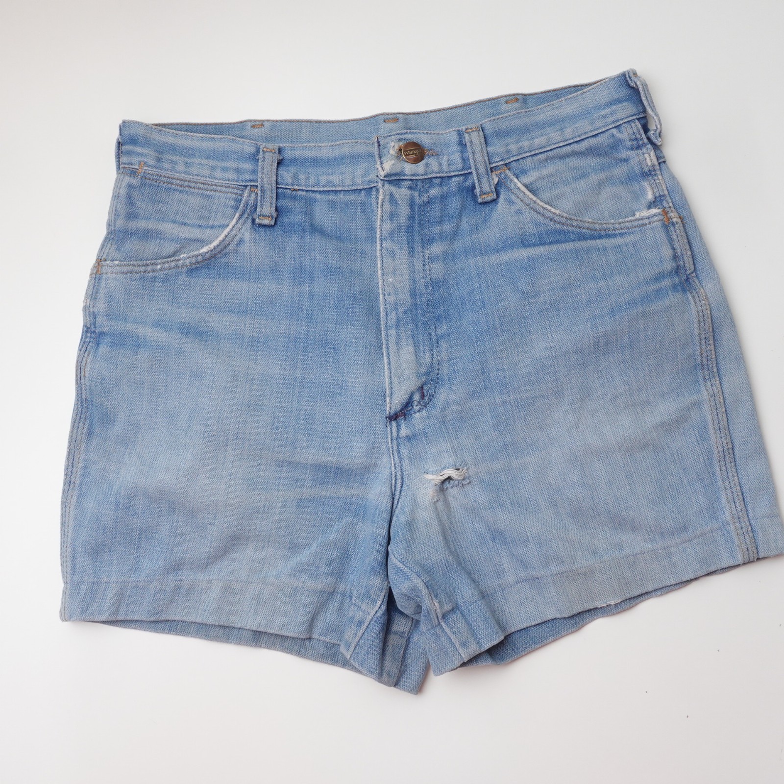 Vintage 70s Wrangler No Fault Denim Jean Shorts Made in USA Size 30 4″ Inseam