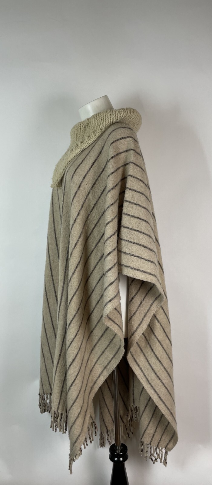 VTG. 70s HIPPY boho ETHNIC BLANKET striped MEXICAN PONCHO 44″ X 39″