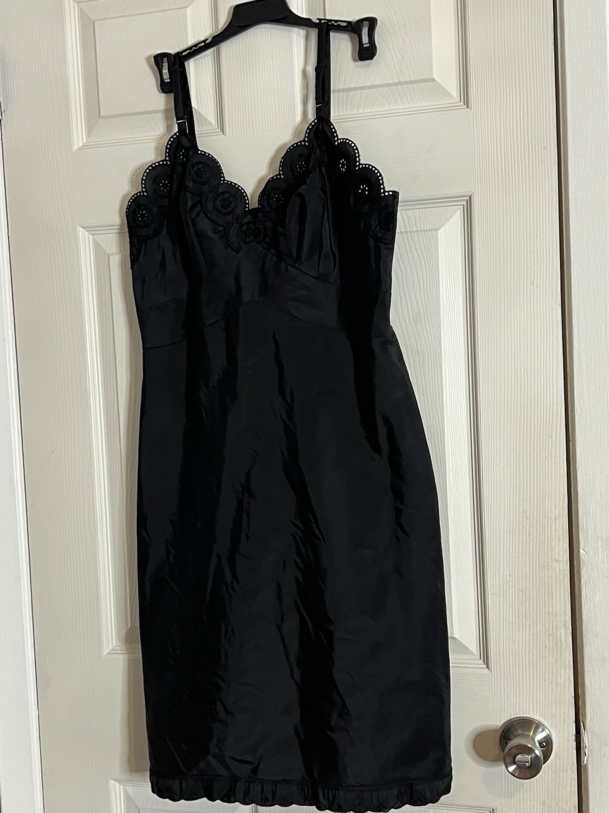 Vintage 1960 Val Mode Full Slip Black Embroidered Lace Size 34 Dacron/nylon