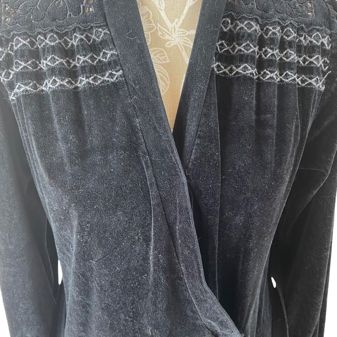 Vintage Glamorous Black Velour Robe Miss Elaine Medium (check measurements)