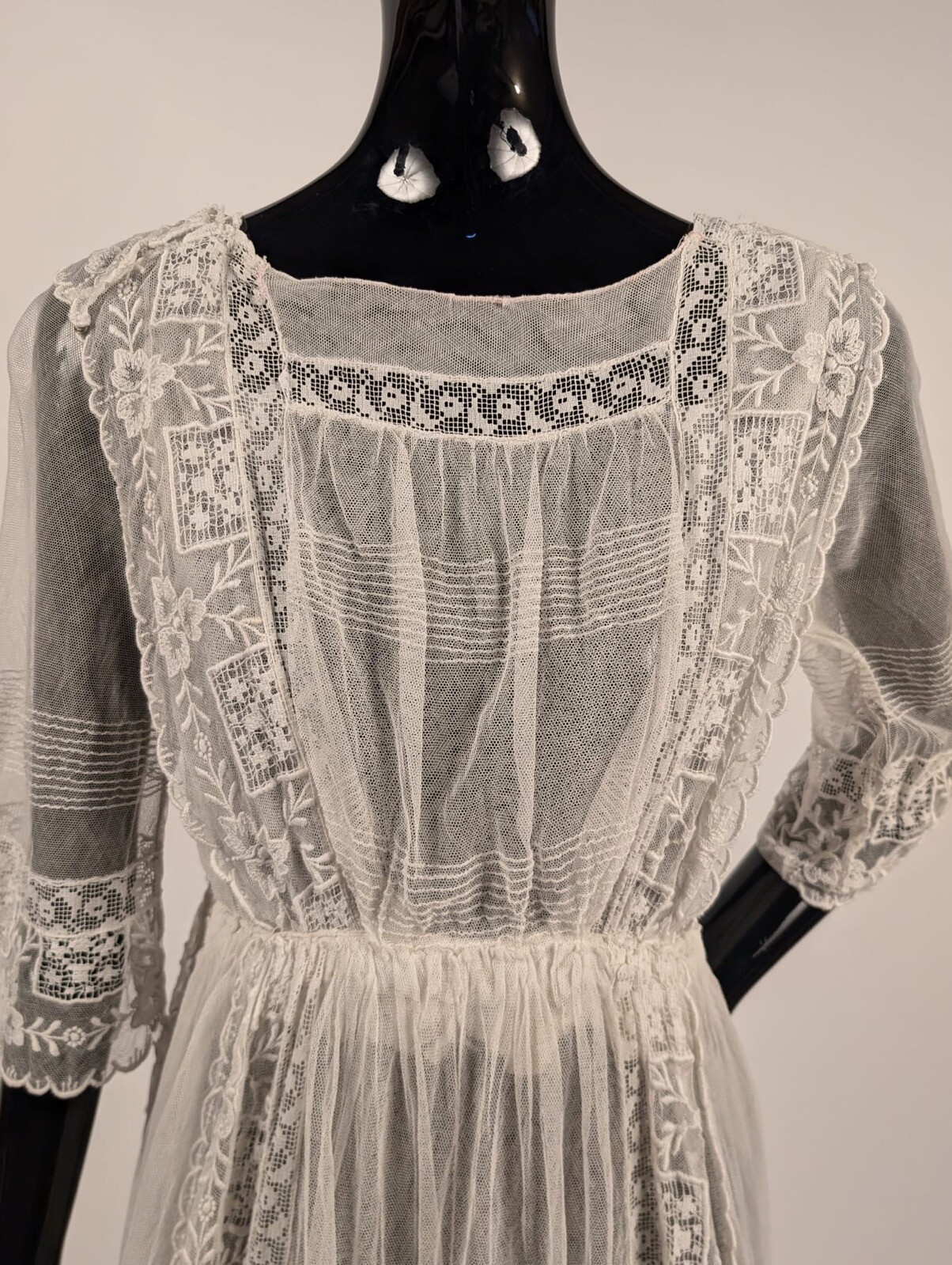 BEAUTIFUL EDWARDIAN EMBROIDERED NET DRESS W LACE INSERTION + EMBROIDERY