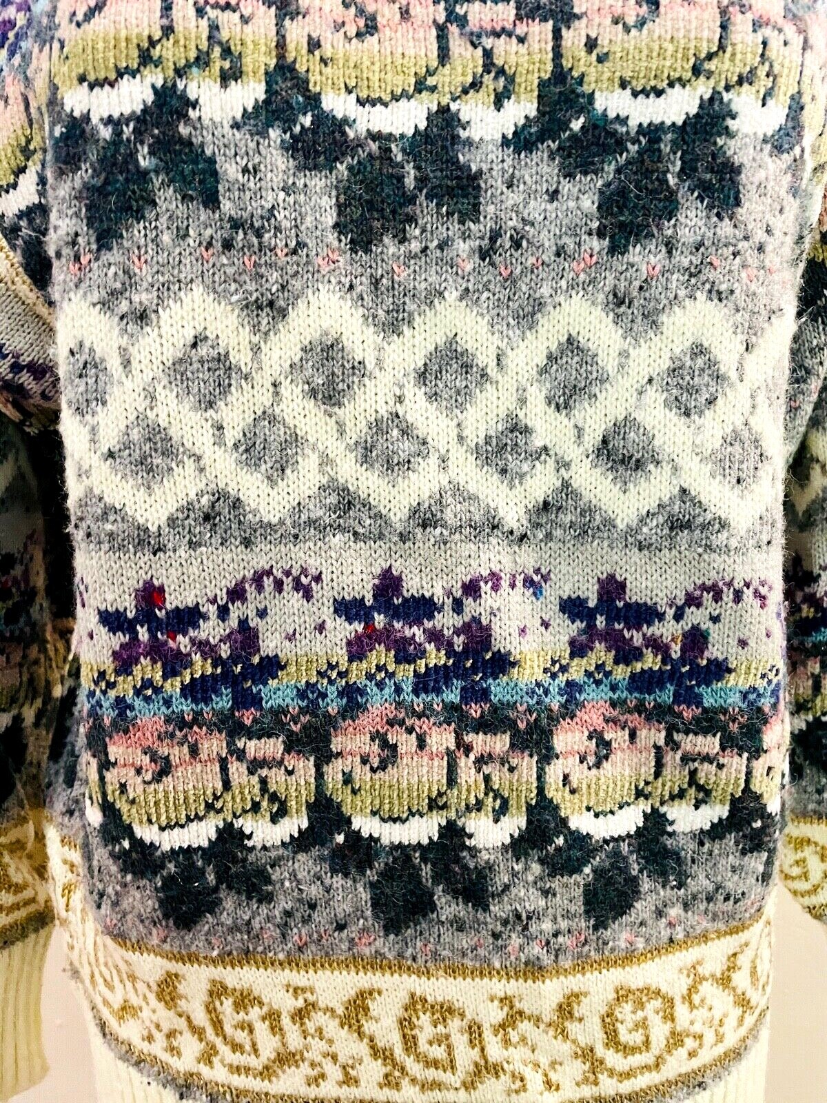 VTG 80’S IVORY GRAY PINK KNIT FAIR ISLE FLORAL GRAPHIC KNIT COWL NECK SWEATER*S