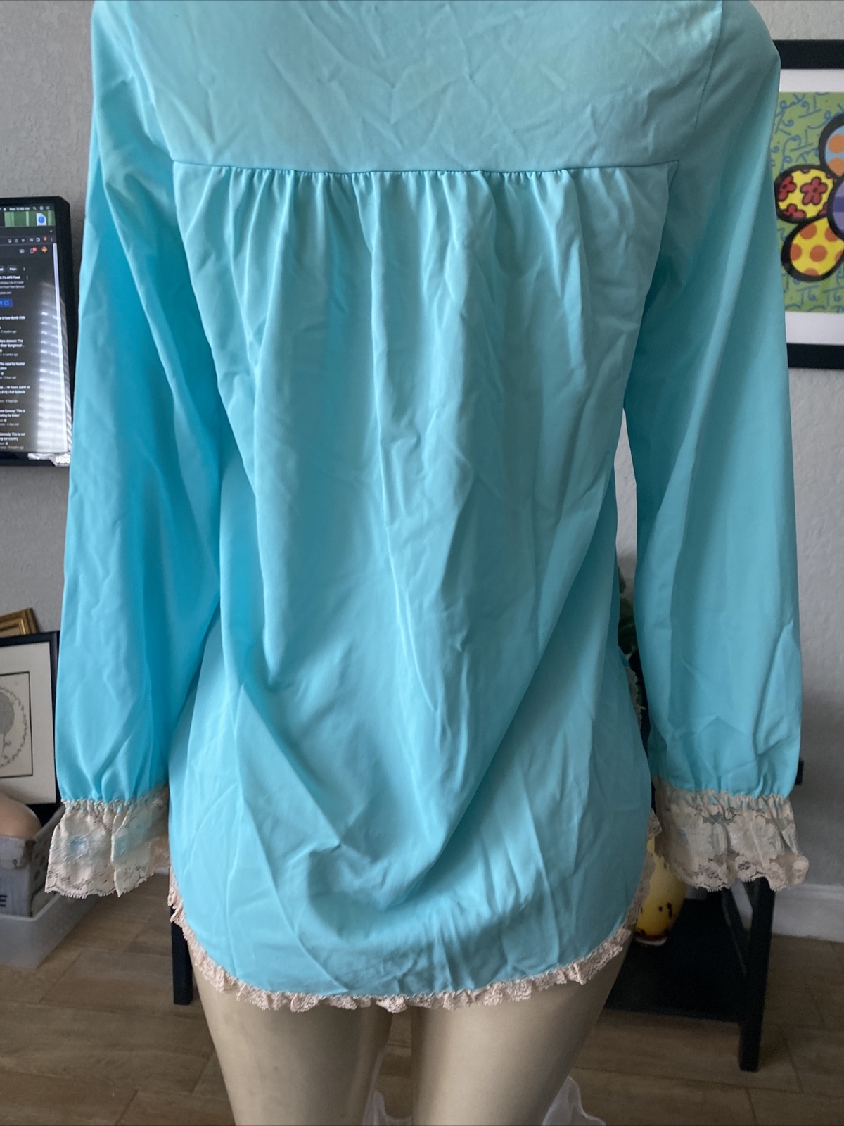 VINTAGE AVIAN Blue W/Lace Trim Bell Sleeves Frilly Sleep Shirt Sz Small 11b