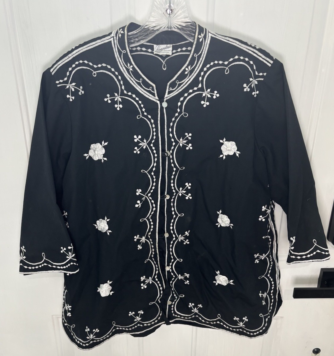 Vintage Leandra Crochet Embroidered Black White Floral Snap Jacket Boho Mandarin