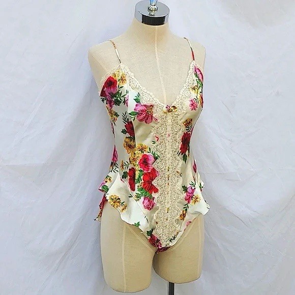 Vintage VICTORIA’S SECRET Lace Trim SATIN BODYSUIT Teddy Flounce Sz M Lingerie