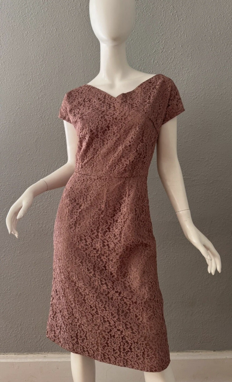 Vintage 50s 60s Mauve Pink Lace Wiggle Sheath Cocktail Dress S