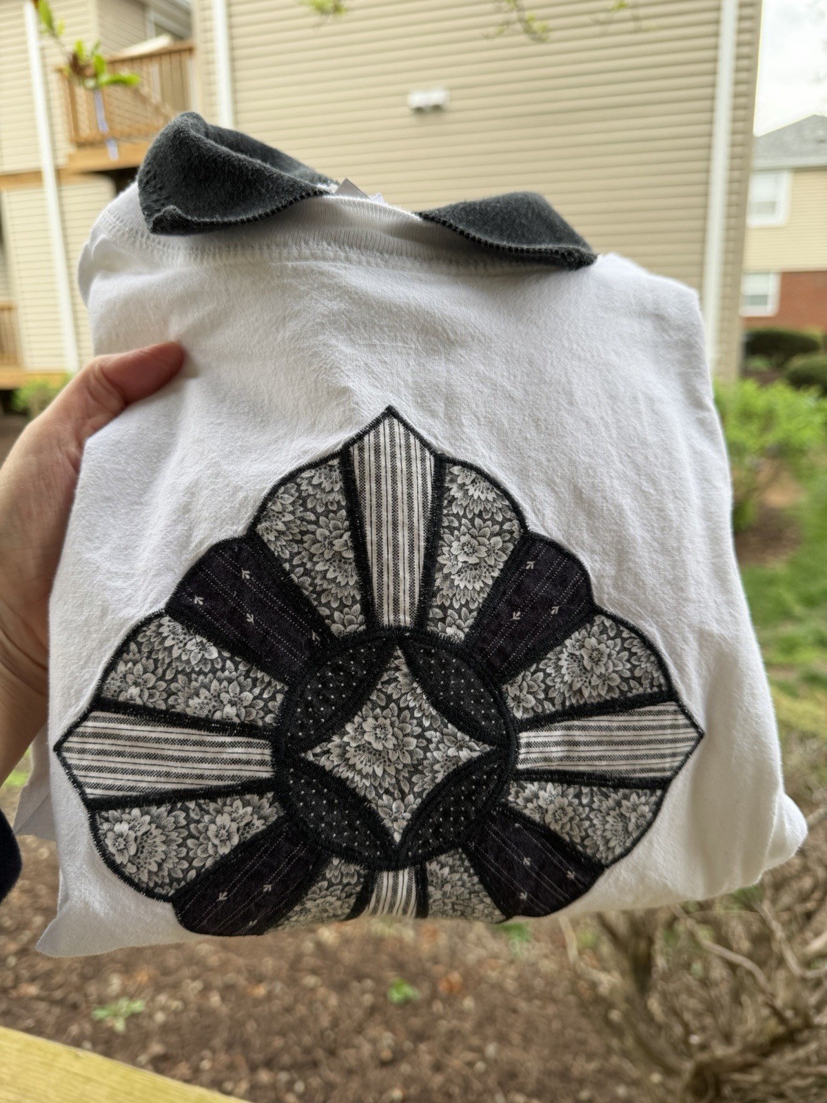 Vintage 80s Stitches white Dresden plate patchwork embroidered XL shirt cottage