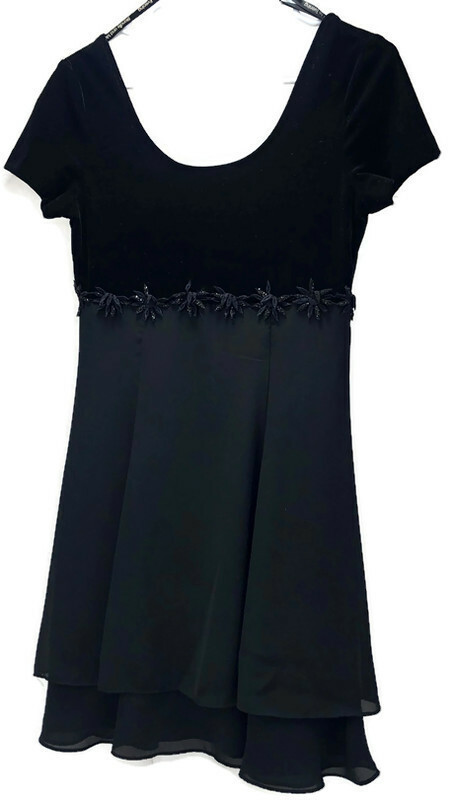 Dillard’s Blondie Women’s Short Sleeve Black Velvet Satin Short Holiday Dress XS