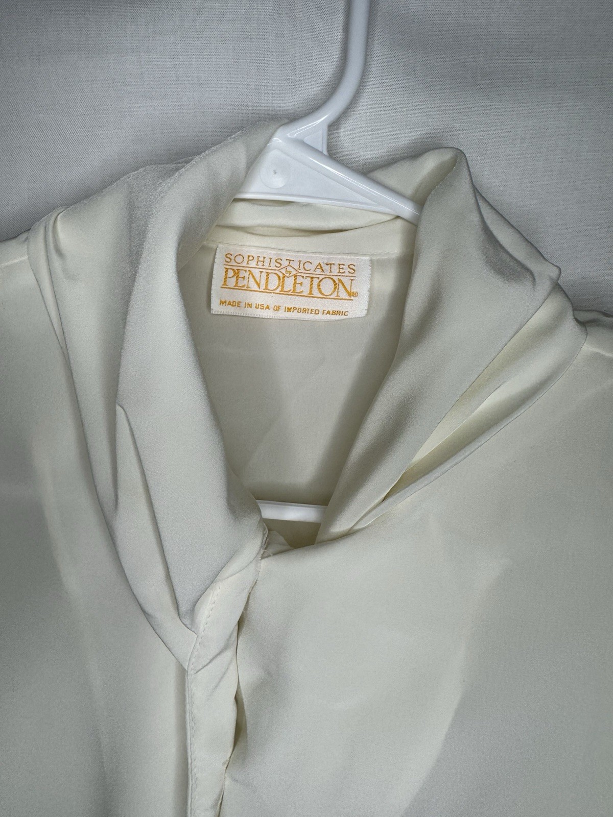 Vintage Pendleton Sophisticates Ivory Tie Neck Blouse Size 10 Satin USA