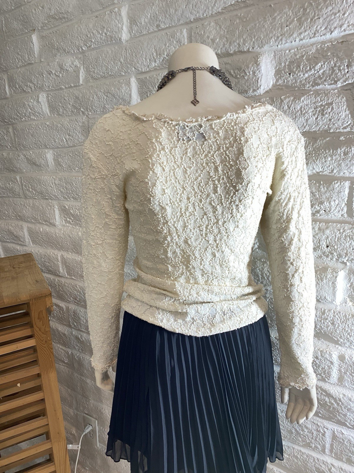 Margot Lea Los Angeles M Stretch Nylon Long Sleeve Embroidered Top Vintage