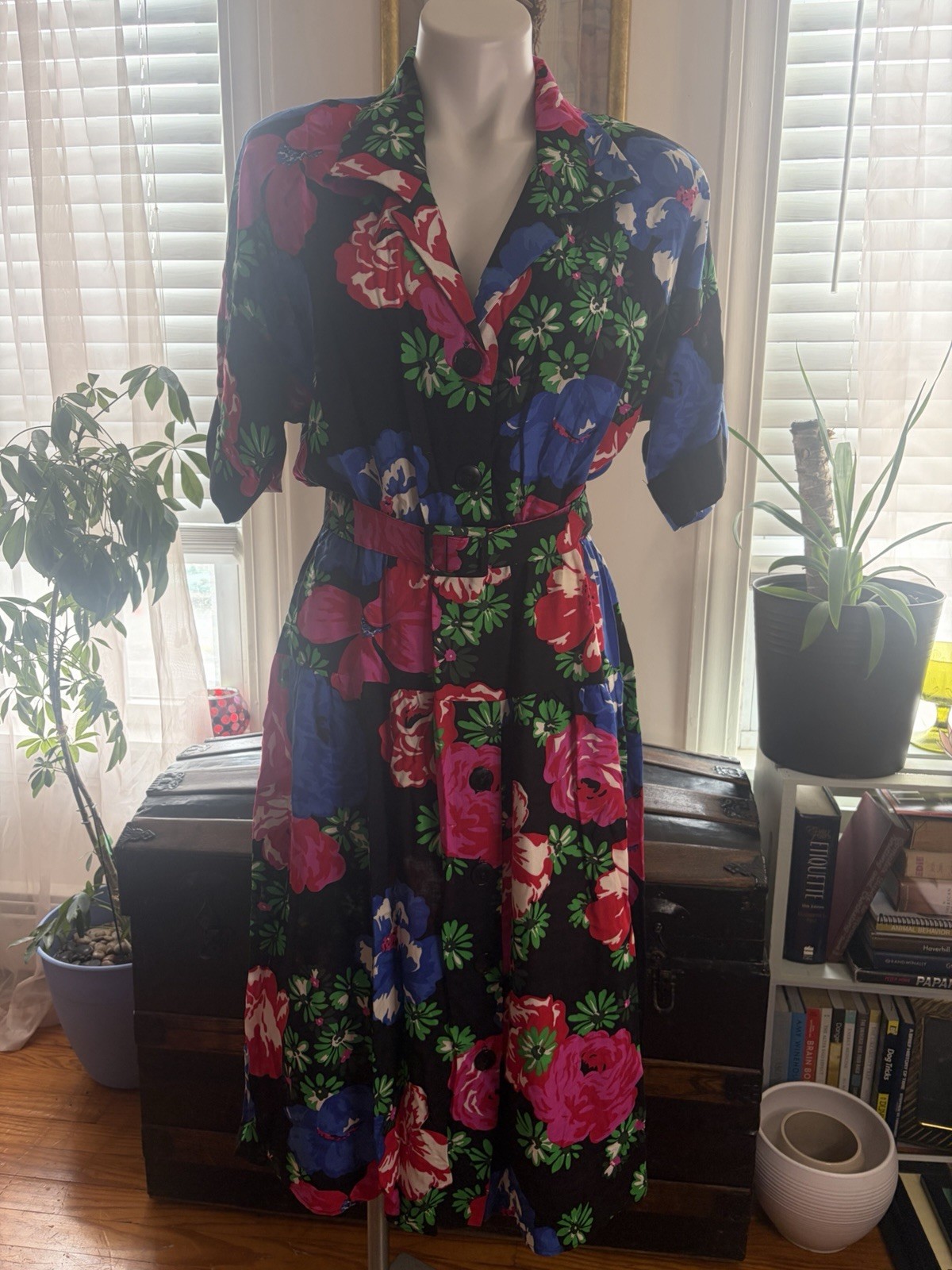 VTG Collared Floral Dress w Shoulder Pads, Buttons & Belt Made in USA Sz 13/14