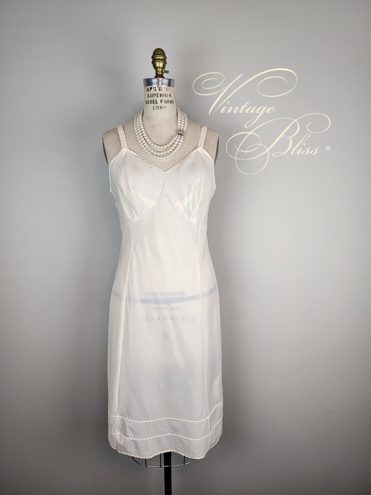 Vintage 1950’s Buttercream Midi Slip with Shell Tuck Hem Bust Size 38″-40″