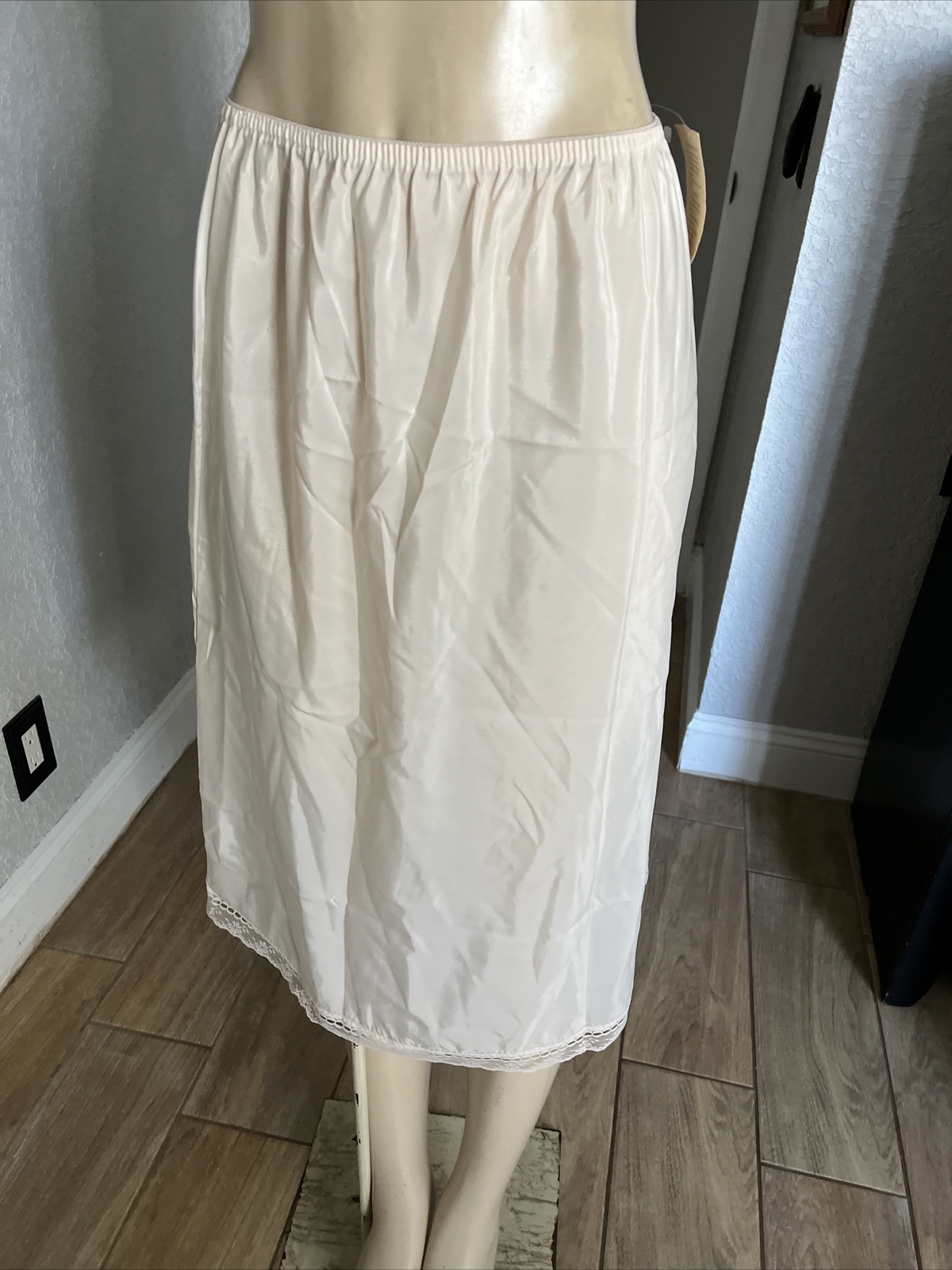 Vintage Crepe Remarque by Jaunty Half SLIP Sm NWTS cbh