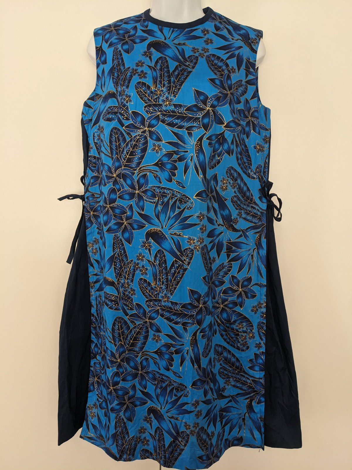 Vintage 60s 70s House of MuuMuus Waikiki Hawaiian Dress Gold blue navy ties XS