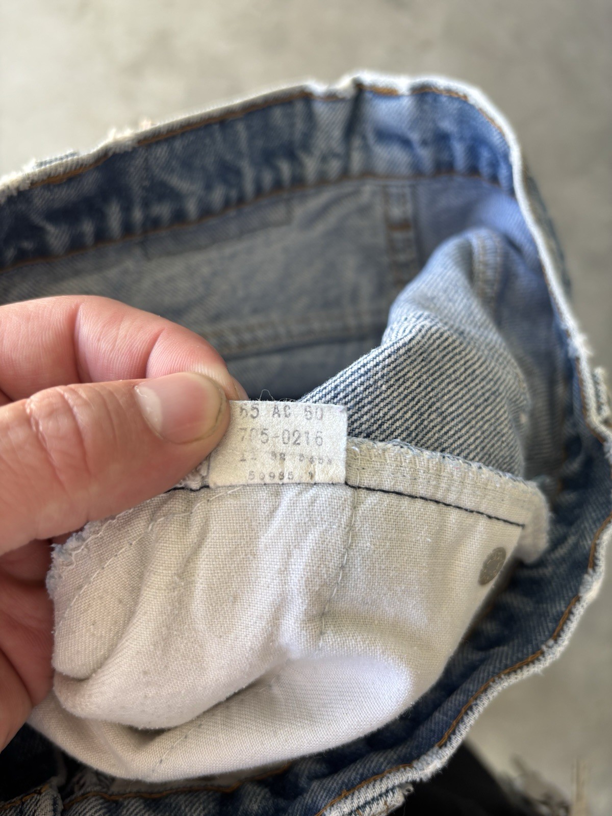 Vintage 1970s Women’s Levi’s 705 Orange Tab Denim Jeans Faded Blue 28×30 USA