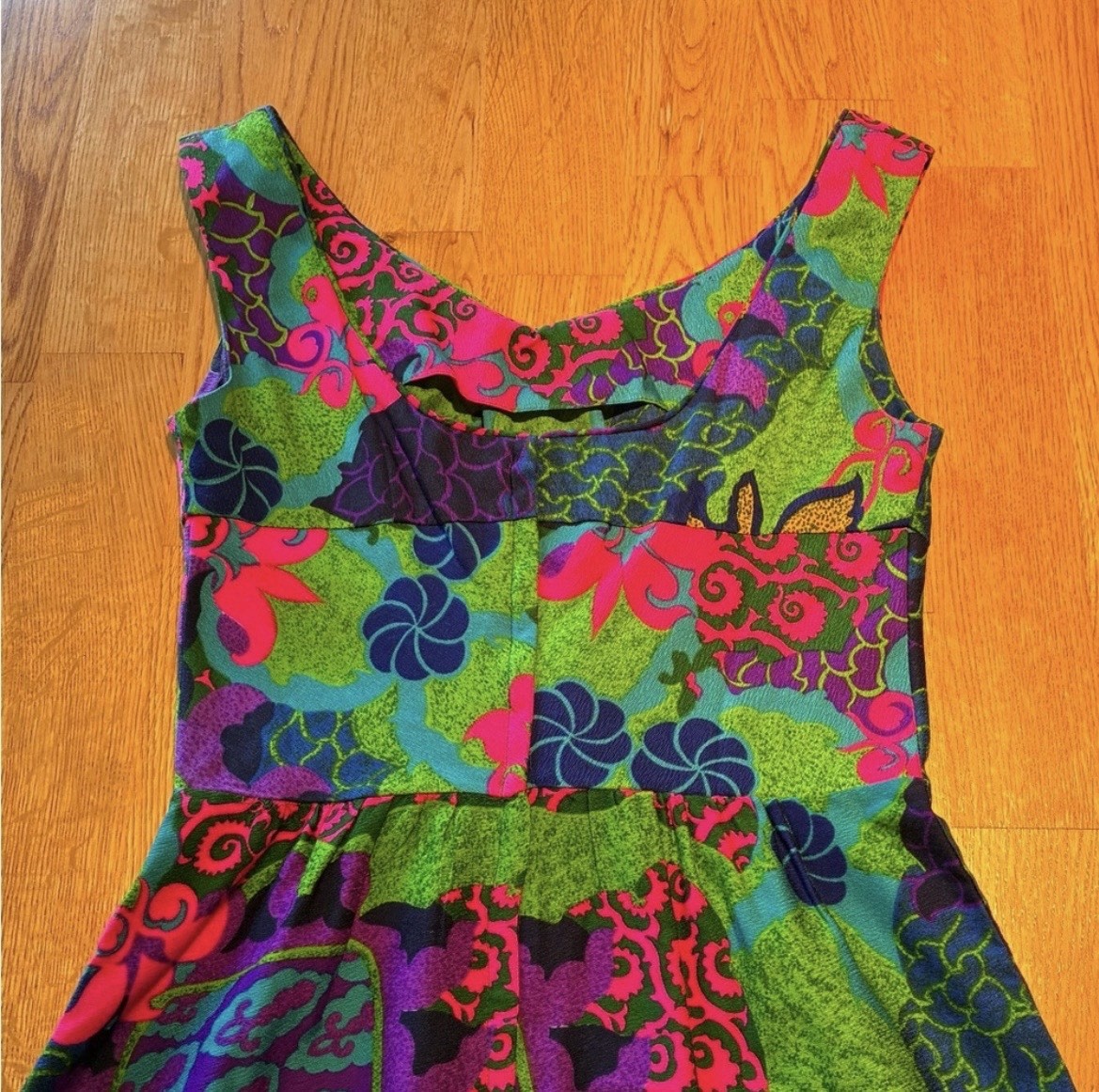 Vintage Waltah Clarke’s Colorful Mod Hawaiian Dress