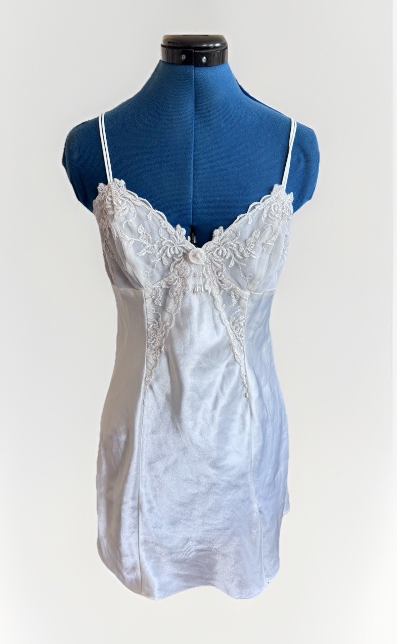 Vintage 90s LA Intimates Belle White Whimsy Fairy Lace Lingerie Slip Dress