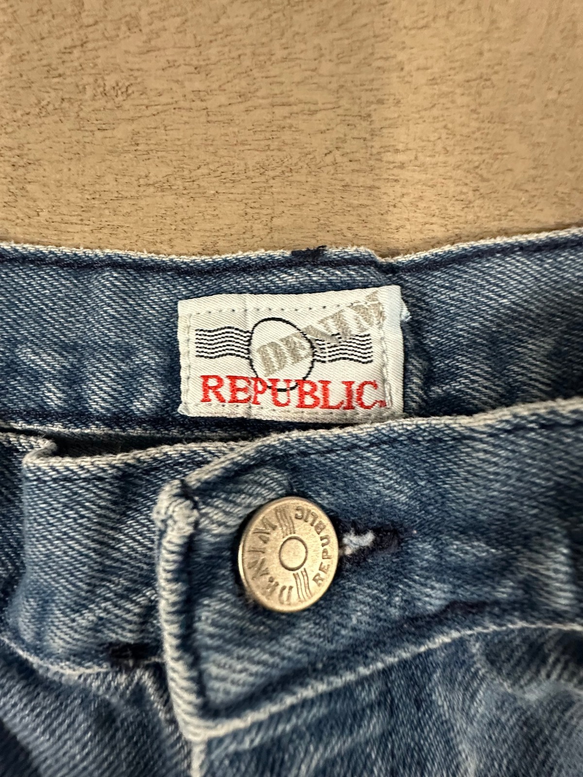 Vtg Denim Republic Jean Shorts Juniors 13/14 High Rise Mom Cut Off Fray USA MADE