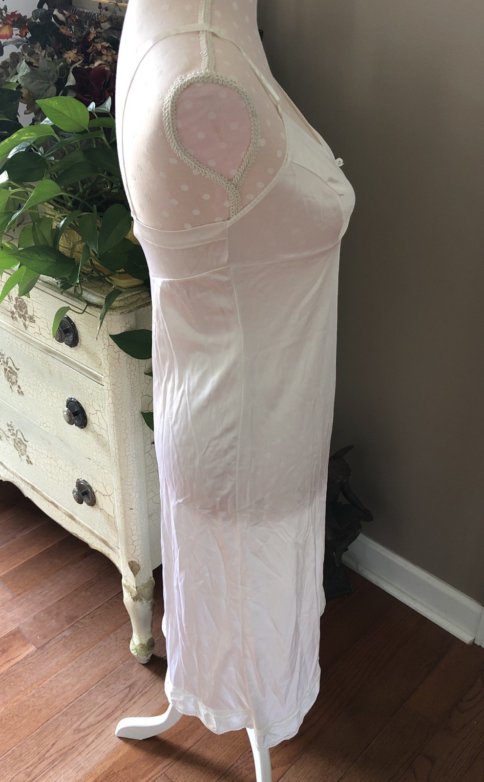 Vintage Full Slip White Women’s Med Size 10/32 Montgomery Ward USA
