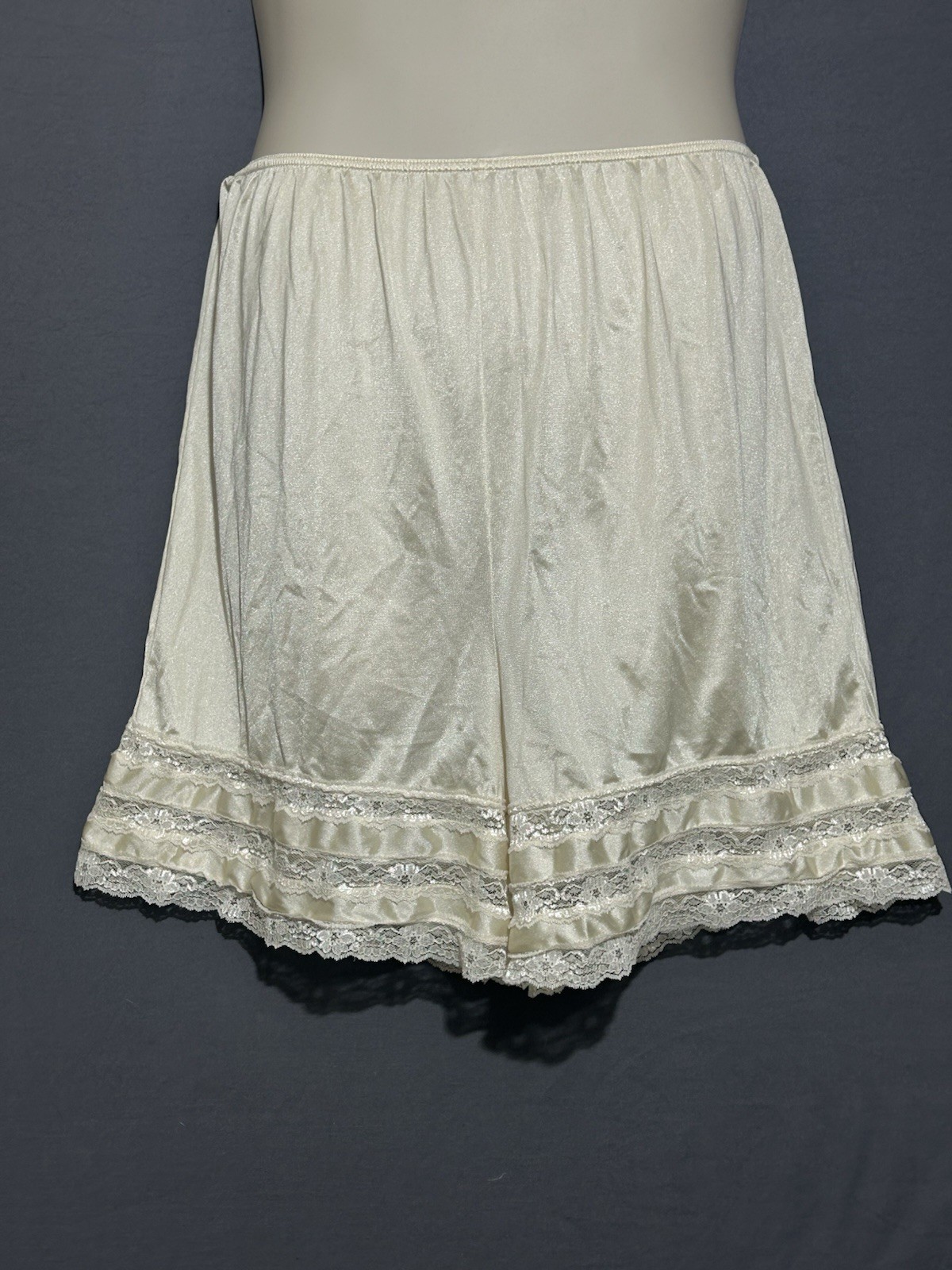 Vtg Celrose Pettipants Sz 2X Ivory Lace Trim Granny Sleep/ Lounge Shorts